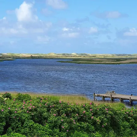 Vakantiehuis Enchanting Forest Retreat-by Traum